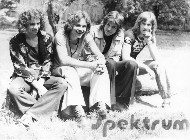 02-1975-Spektrum.jpg