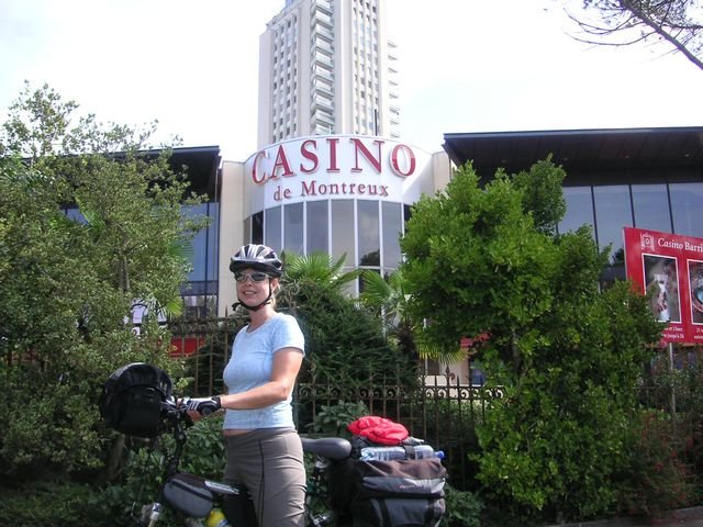 phoca_thumb_l_50-2008-Rhona-Montreux-casino.JPG