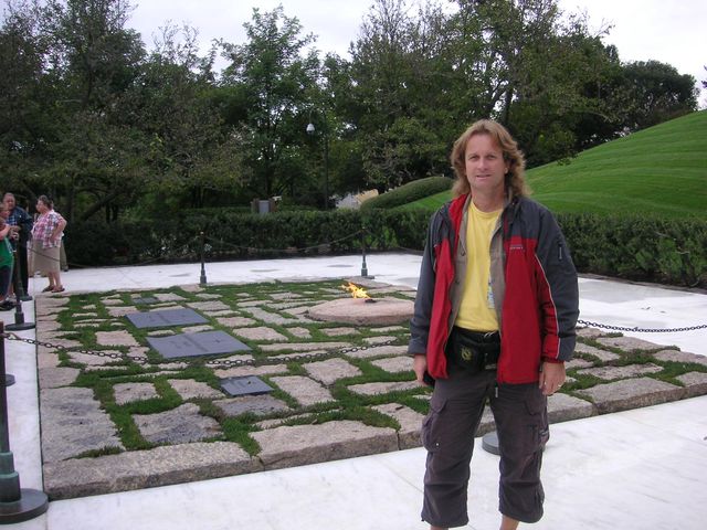 16-2005-Arlington-hrob-JFK.JPG